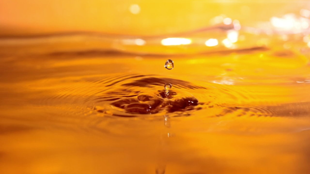 thumbnail video image 2 of Gold Peak Iced Tea, Unsweetened Tea, 18.5 fl oz Bottle, 2 of 14