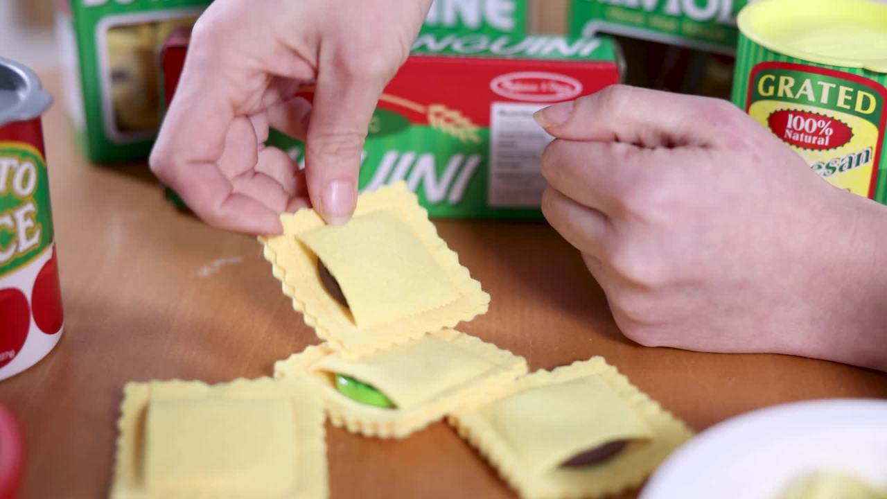 thumbnail video image 2 of Melissa & Doug Prepare & Serve Pasta Play Food Set, 2 of 11