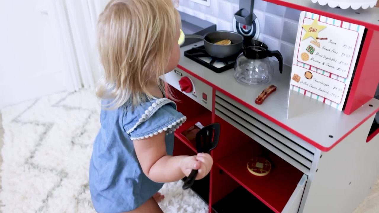 thumbnail video image 3 of Melissa & Doug Double-Sided Wooden Star Diner Restaurant Play Space, 3 of 11