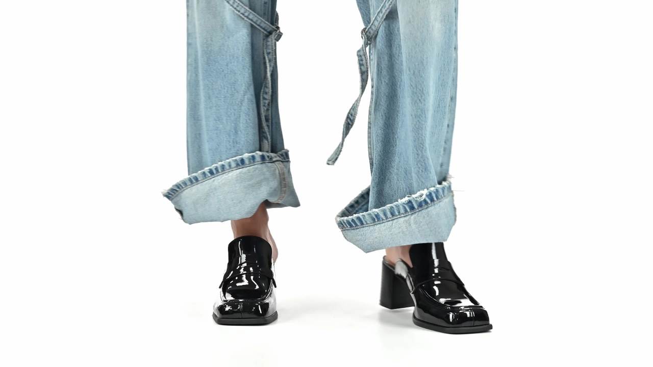 thumbnail video image 2 of Journee Womens Bayley Slip On Block Heel Mule Pumps, 2 of 10