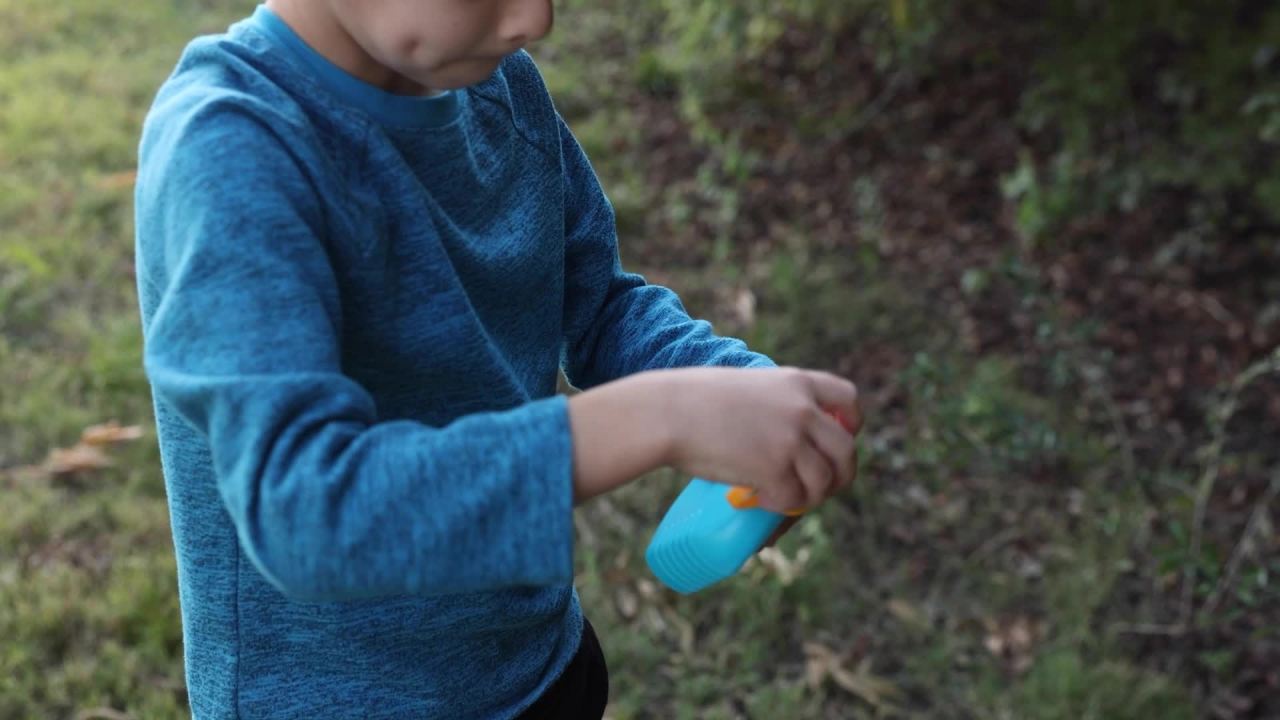 thumbnail video image 3 of Melissa & Doug Let’s Explore Hiking Play Set – 23 Pieces, 3 of 11