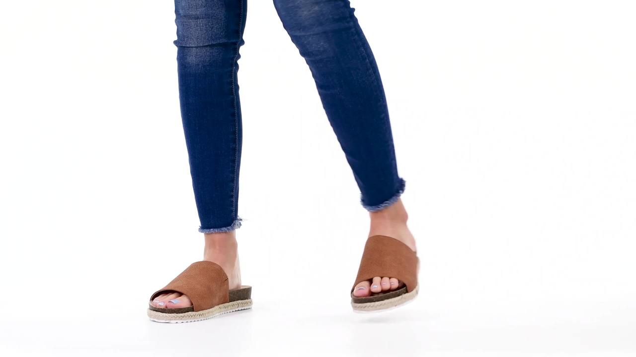 thumbnail video image 2 of Brinley Co. Womens Textured Espadrille Slide, 2 of 7