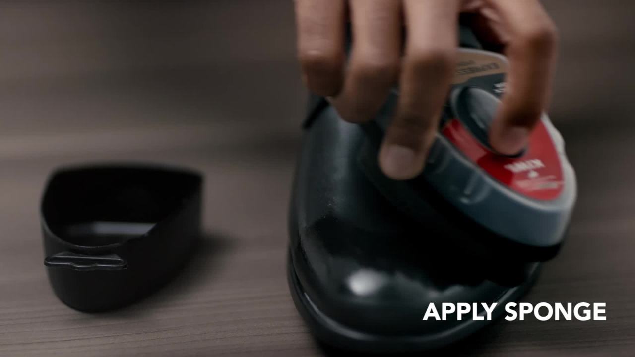 thumbnail video image 2 of KIWI Express Shine Sponge, Black, 0.23 oz (1 Sponge), 2 of 6