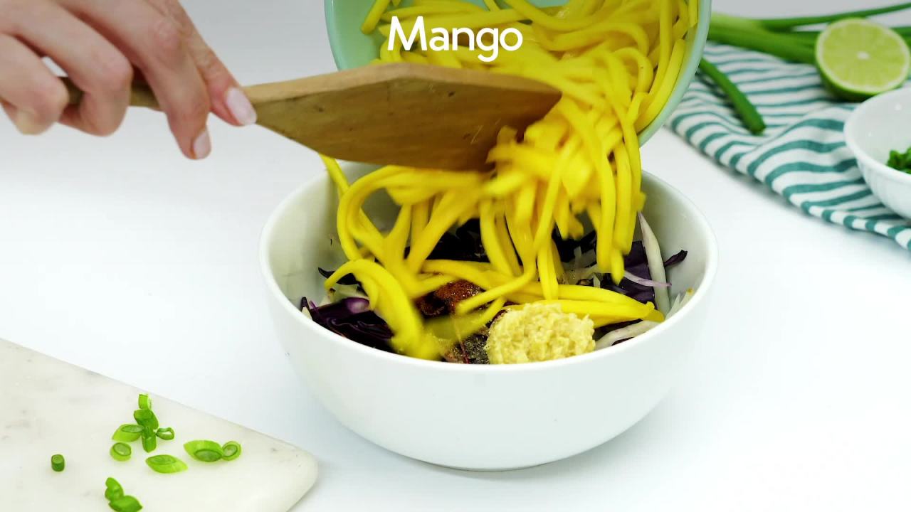 thumbnail video image 2 of Mission Carb Balance Spinach & Herb Flour Tortillas, Soft Taco Size, 8 Count, 2 of 15