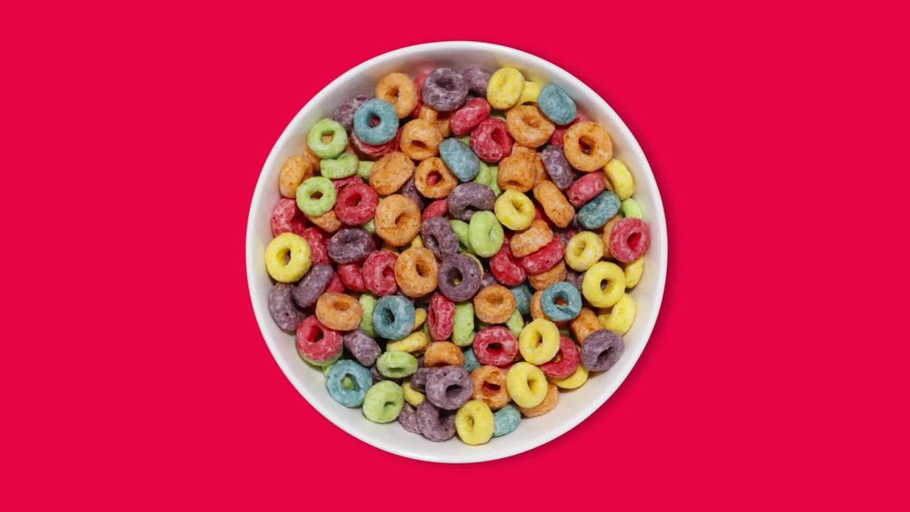 thumbnail video image 2 of Kellogg’s Froot Loops Sweethearts Breakfast Cereal, Valentine's Day Cereal, Family Breakfast, Original, 14.9oz Box (1 Box), 2 of 10