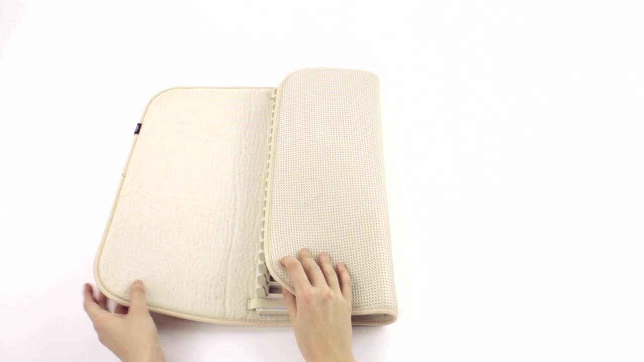 thumbnail video image 4 of Umbra UDry Dish Drying Mat, 4 of 4