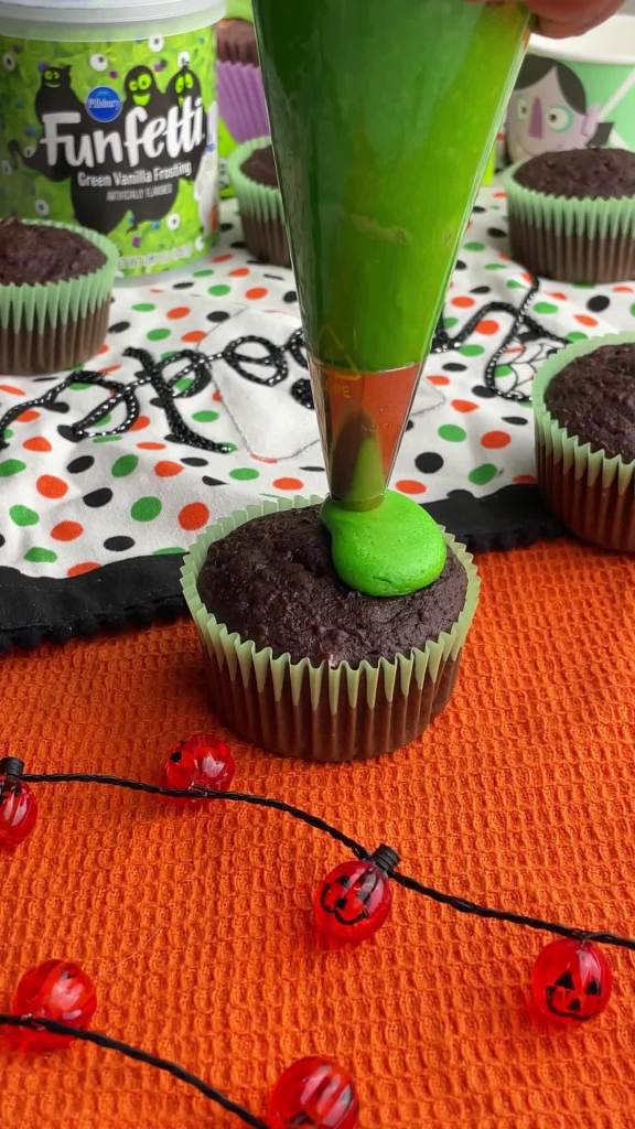 thumbnail video image 2 of Pillsbury Funfetti Slime Green Vanilla Frosting, 15.6 Oz Tub, 2 of 8