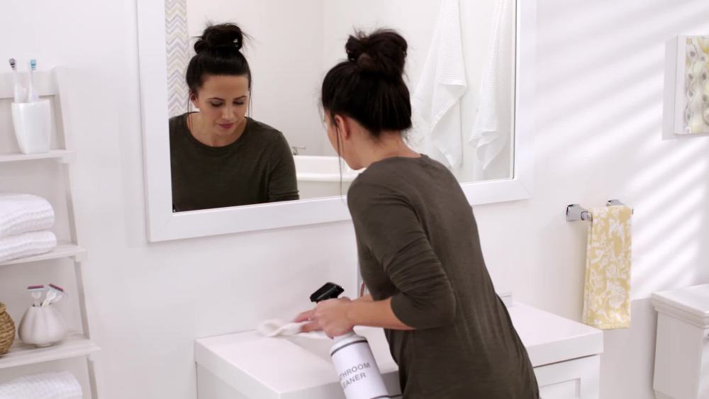 thumbnail video image 2 of OxiClean Bathroom Cleaner, Shower, Tub & Tile, Powered by OxiClean Stainfighters, Fresh Scent, 32 oz, 2 of 9