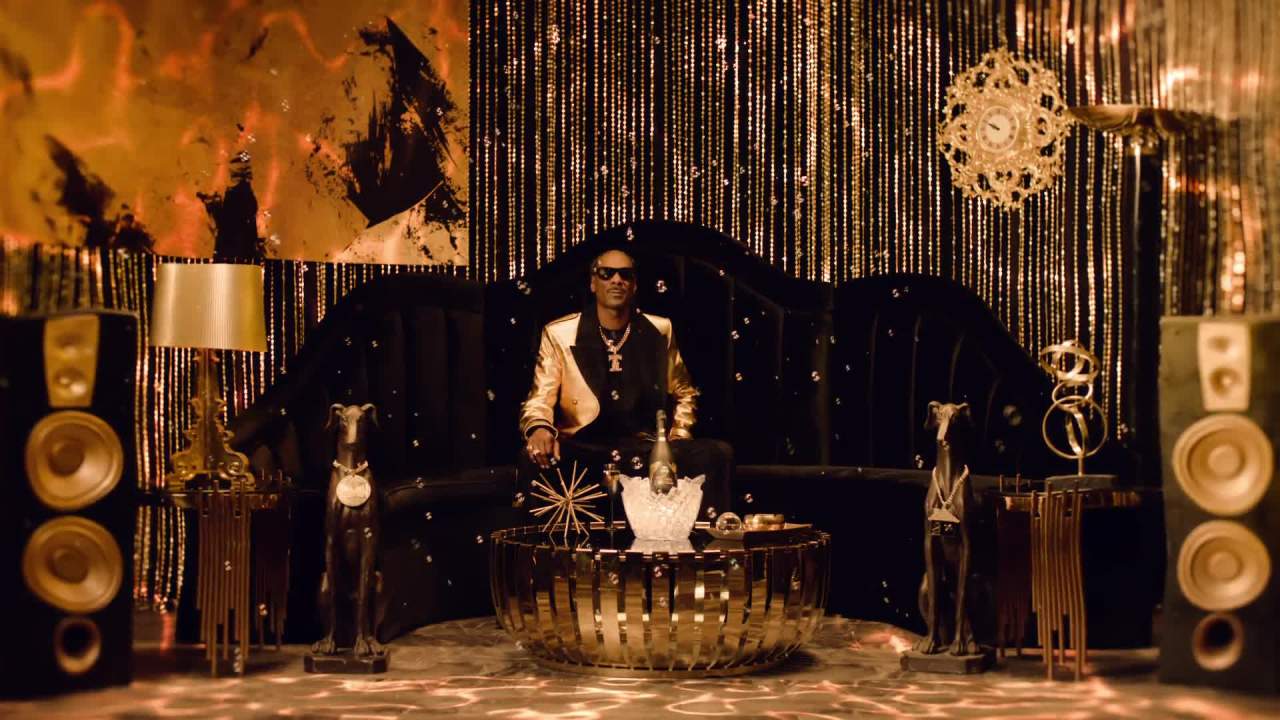 thumbnail video image 2 of 19 Crimes Snoop Dogg Cali Gold Sparkling White Wine, 750ml Glass wine bottle, 11 % ABV, 2 of 8