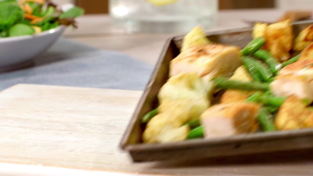 thumbnail video image 2 of Birds Eye Voila! Fajita Chicken Skillet Meals, Frozen Meal, 42 oz. Family Size Bag, 2 of 9