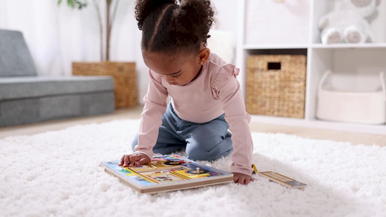 thumbnail video image 3 of Melissa & Doug The Wheels on the Bus Sound Puzzle With Light-Activated Sound Effects, 3 of 12