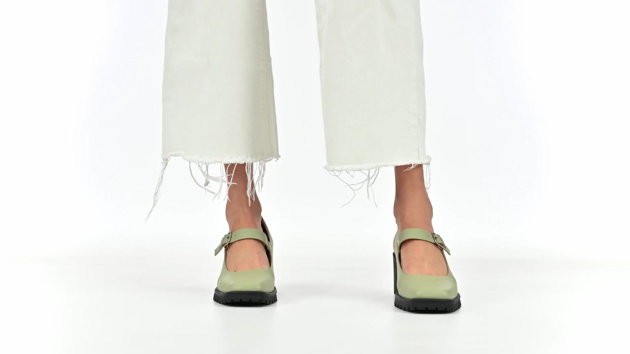 thumbnail video image 2 of Journee Womens Gladys Treaded Outsole Mary Jane Pumps, 2 of 10