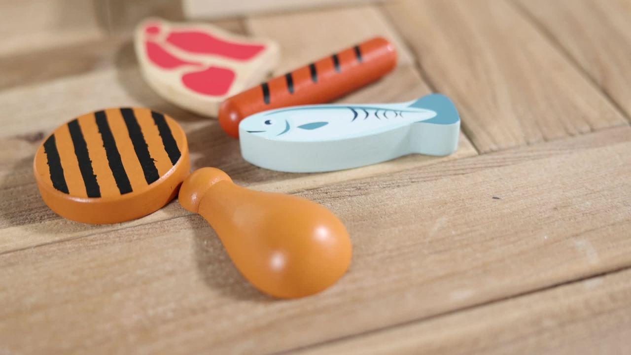 thumbnail video image 3 of Melissa & Doug Food Groups Wooden Play Food Set Wit Crate – Protein - 5"x5"x2" - FSC Certified, 3 of 11