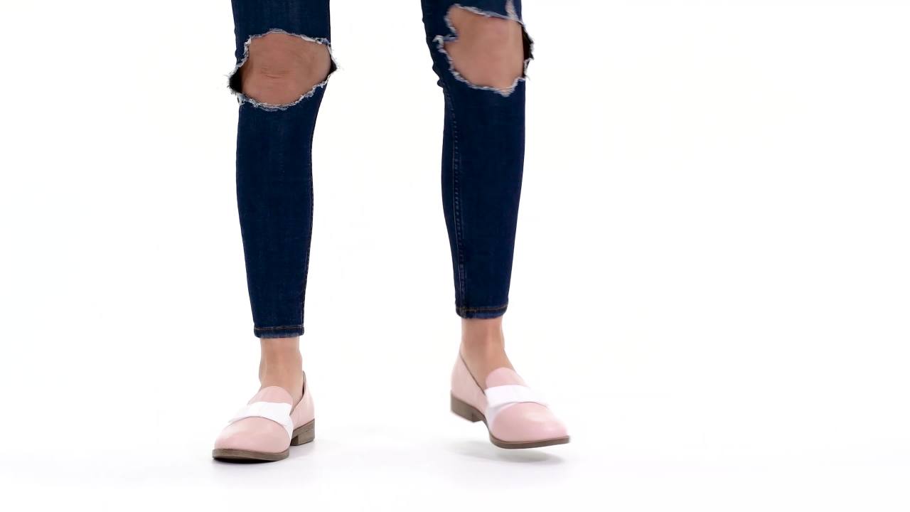 thumbnail video image 2 of Womens Bow Faux Leather Loafer Flats, 2 of 2