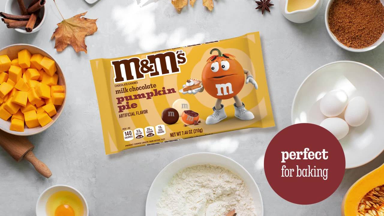 thumbnail video image 2 of M&M'S Pumpkin Pie Milk Chocolate Candy - 7.44 Oz Bag, 2 of 13