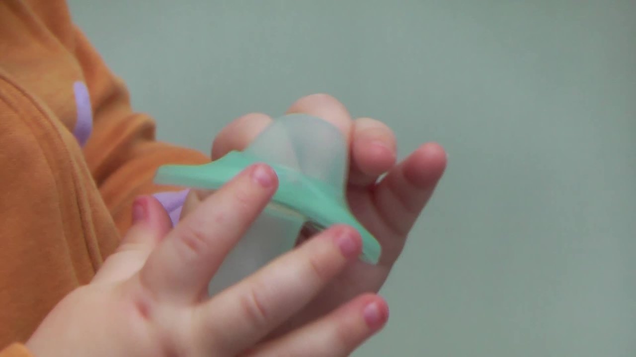 thumbnail video image 3 of Tommee Tippee Ultra-light Pacifiers, 0-6 months, 2 pack of one piece silicone, BPA free pacifiers, 3 of 11