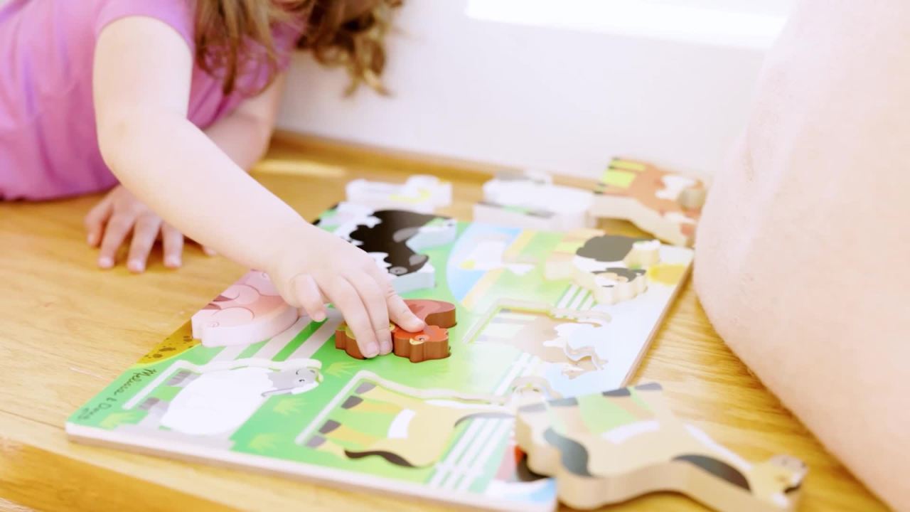 thumbnail video image 2 of Melissa & Doug Wooden 8-Piece Farm Animals Chunky Puzzle, 2 of 8