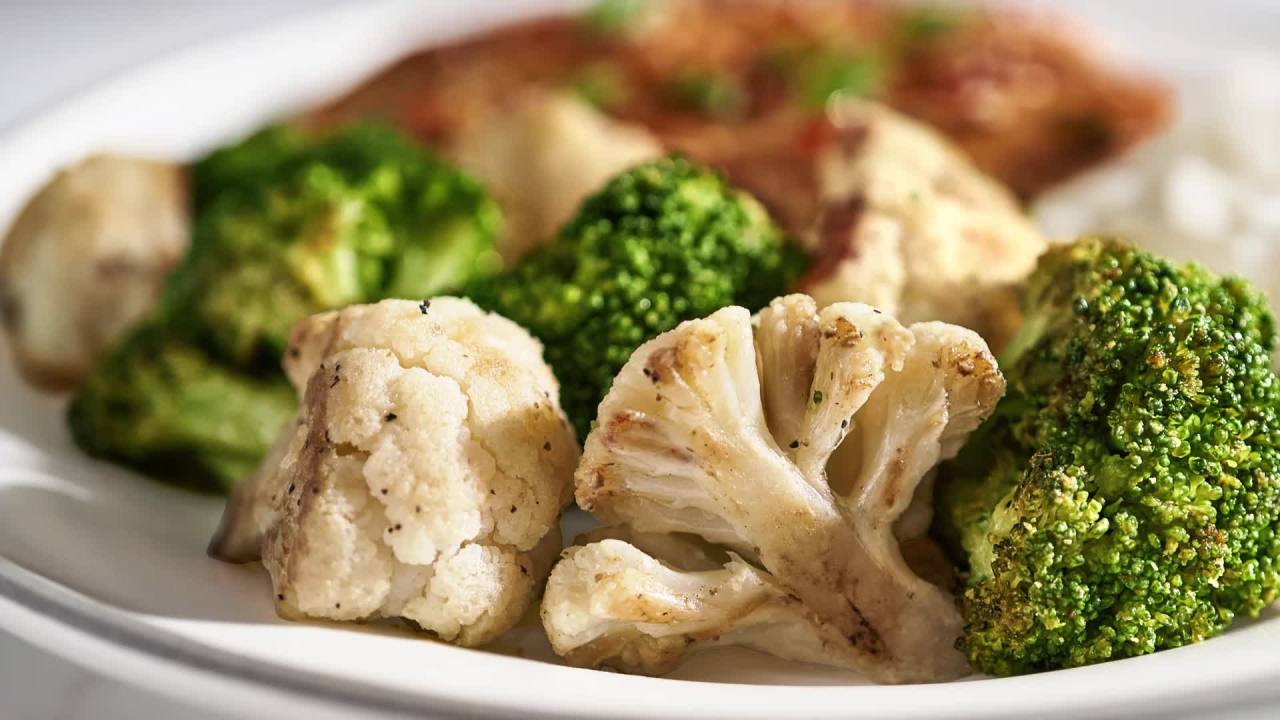 thumbnail video image 2 of Birds Eye Steamfresh Sea Salt & Cracked Pepper Brussels Sprouts, Frozen Vegetable, 10 oz Bag (Frozen), 2 of 10