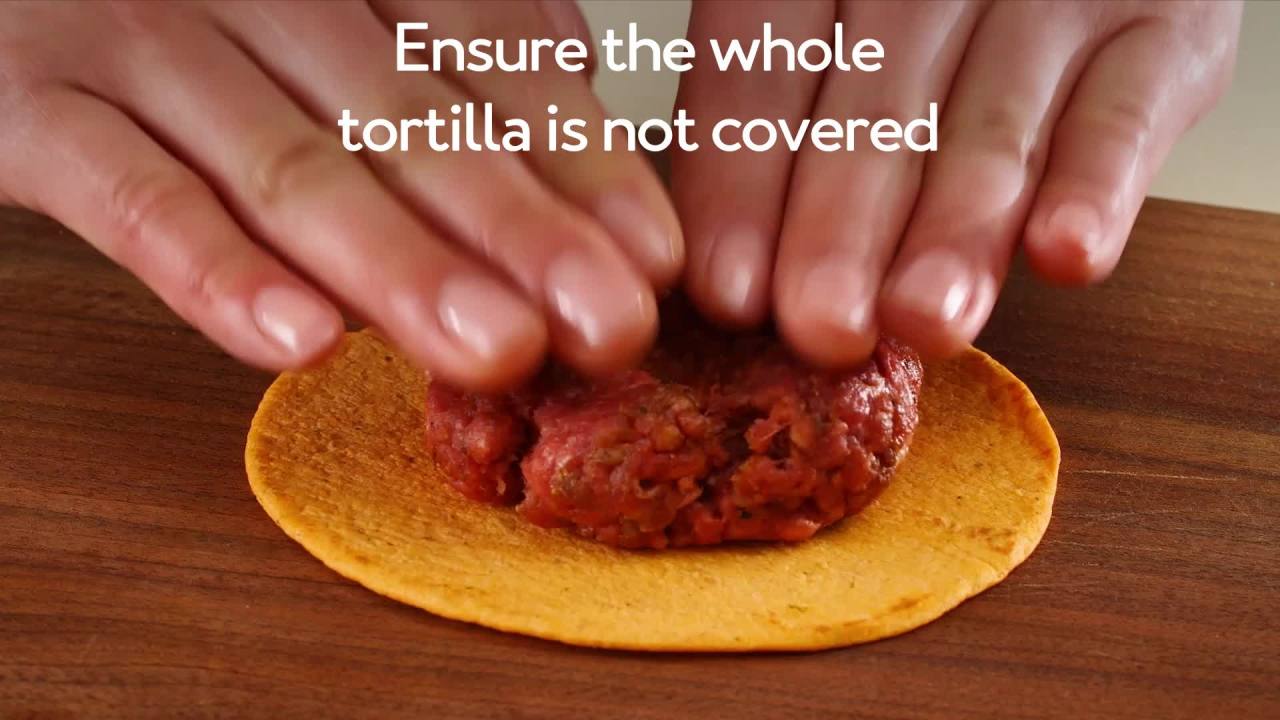 thumbnail video image 2 of Mission Zero Net Carbs Sriracha Ranch Flour Tortillas, Street Tacos Size, 14 Count, 2 of 12
