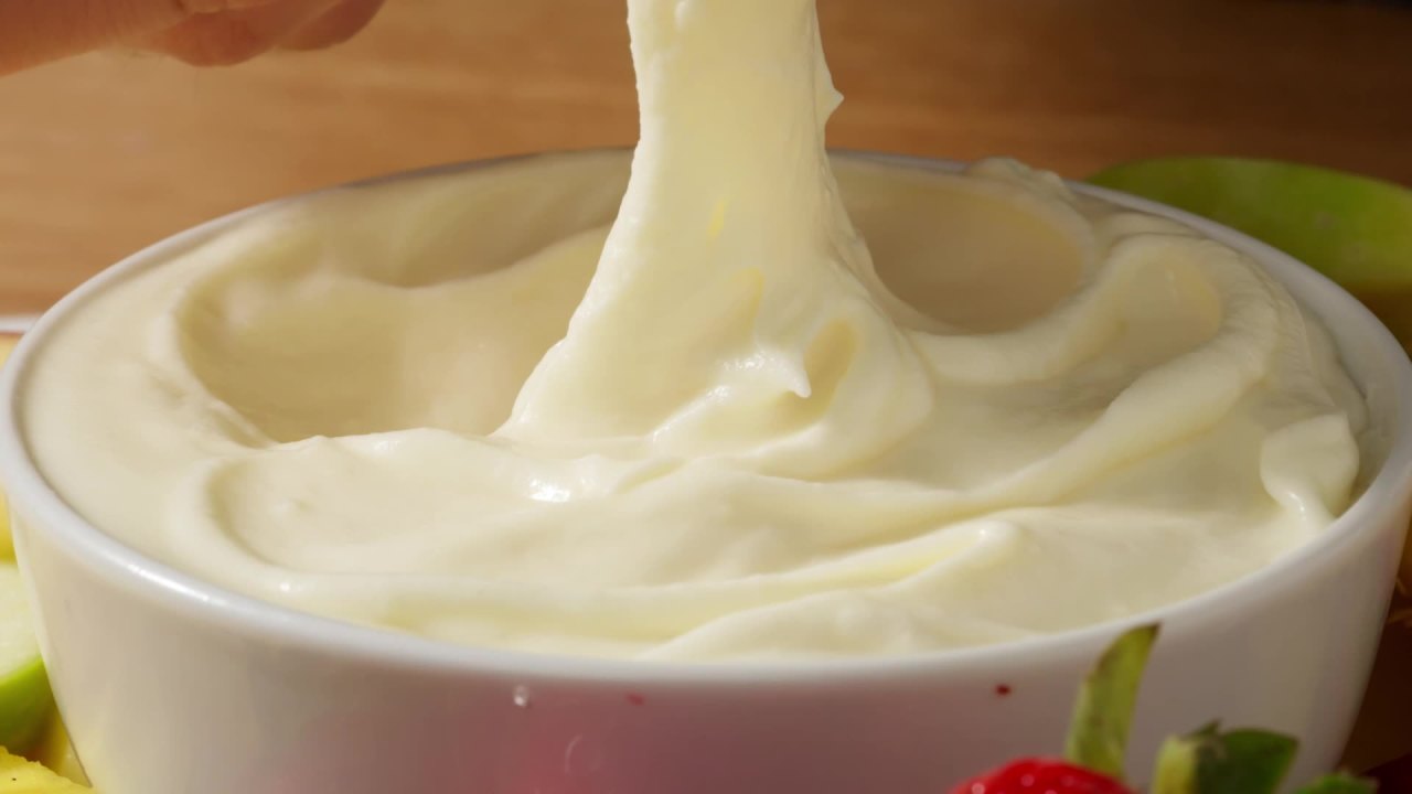 thumbnail video image 2 of Jet-Puffed Marshmallow Creme, 7 oz Jar, 2 of 16