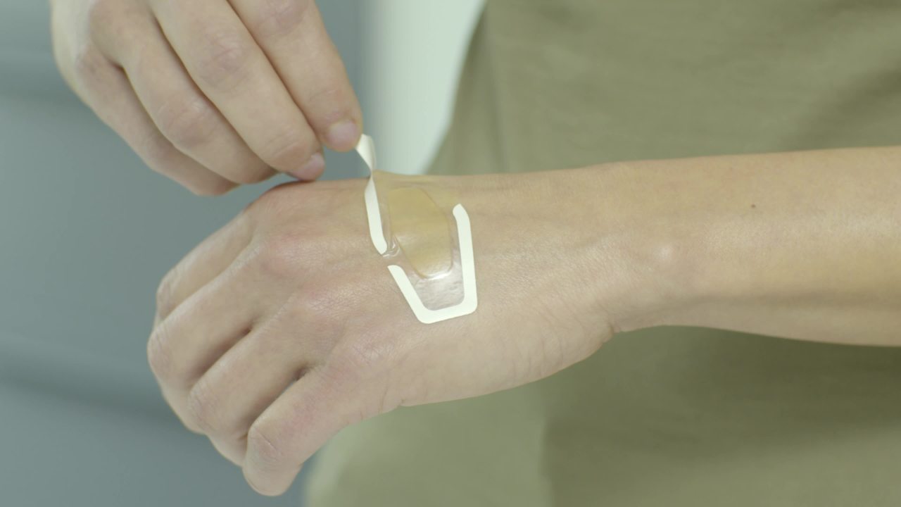 thumbnail video image 2 of Nexcare Advanced Healing Hydrocolloid Waterproof Bandages, Assorted sizes, 10 Count, 2 of 11