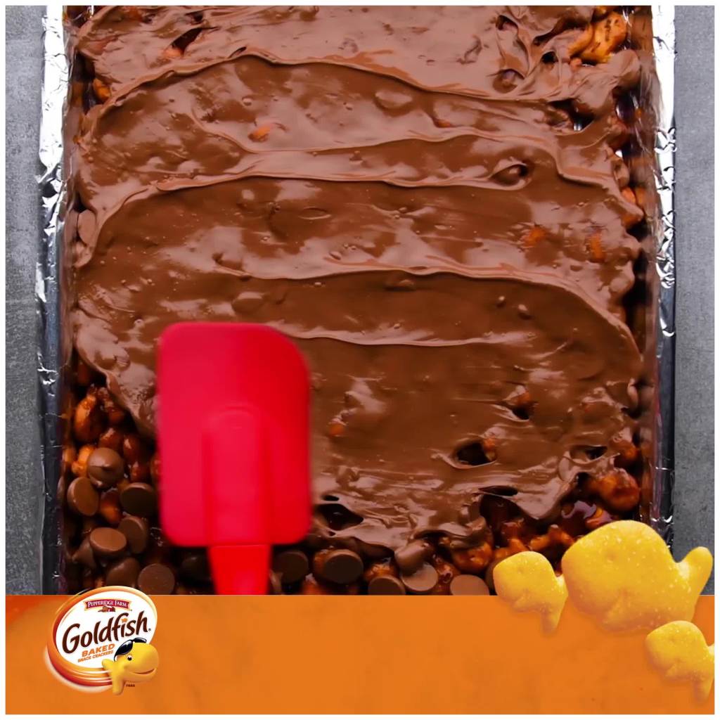 thumbnail video image 2 of Goldfish Pretzel Crackers, 8 oz Bag, 2 of 12