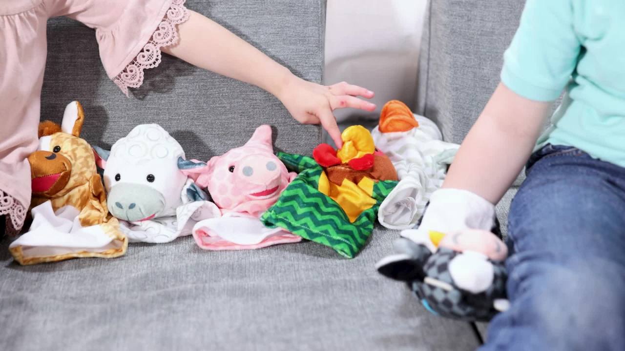 thumbnail video image 2 of Melissa & Doug Barn Buddies Hand Puppets, Set of 6 (Cow, Sheep, Horse, Duck, Chicken, Pig), 2 of 10