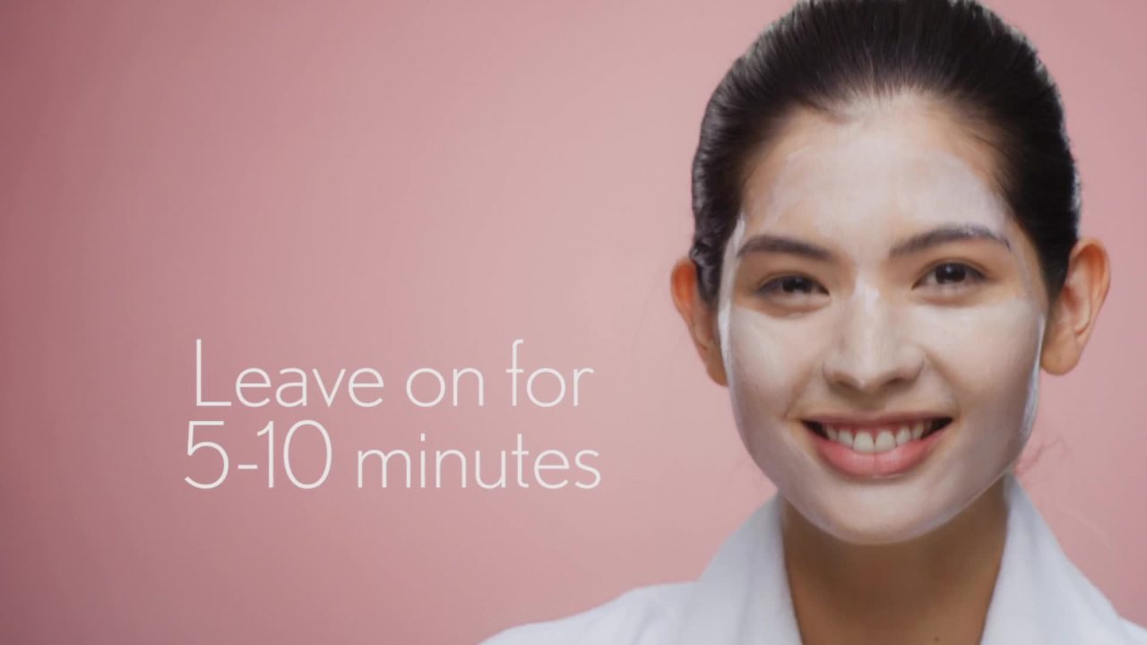 thumbnail video image 2 of Aveeno Detoxifying Oat Face Mask, Moringa Seed and Vitamin E, 1.7 oz, 2 of 11