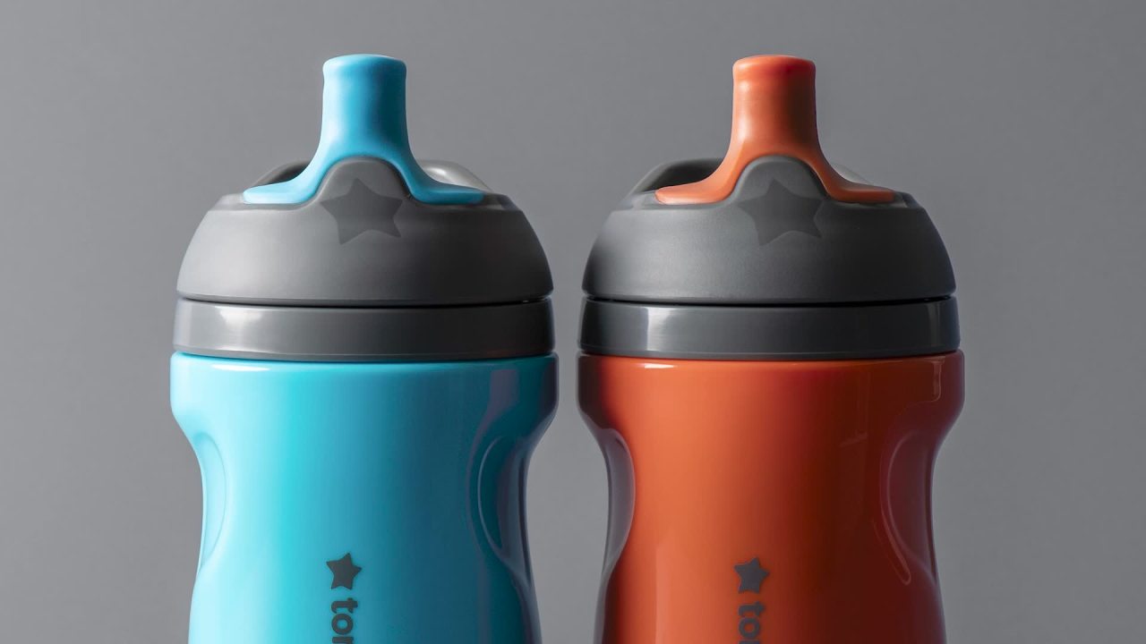 thumbnail video image 2 of Tommee Tippee Insulated Sporty Spout Bottle, 9oz, No Spill Toddler Water Bottle For 12 months +, Two-Piece Valve Helps Stop Spills, Blue & Orange, 2 count, 2 of 8