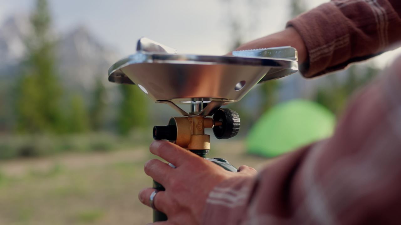 thumbnail video image 2 of Stansport Single Burner Propane Stove 10,000 BTUs, 2 of 9