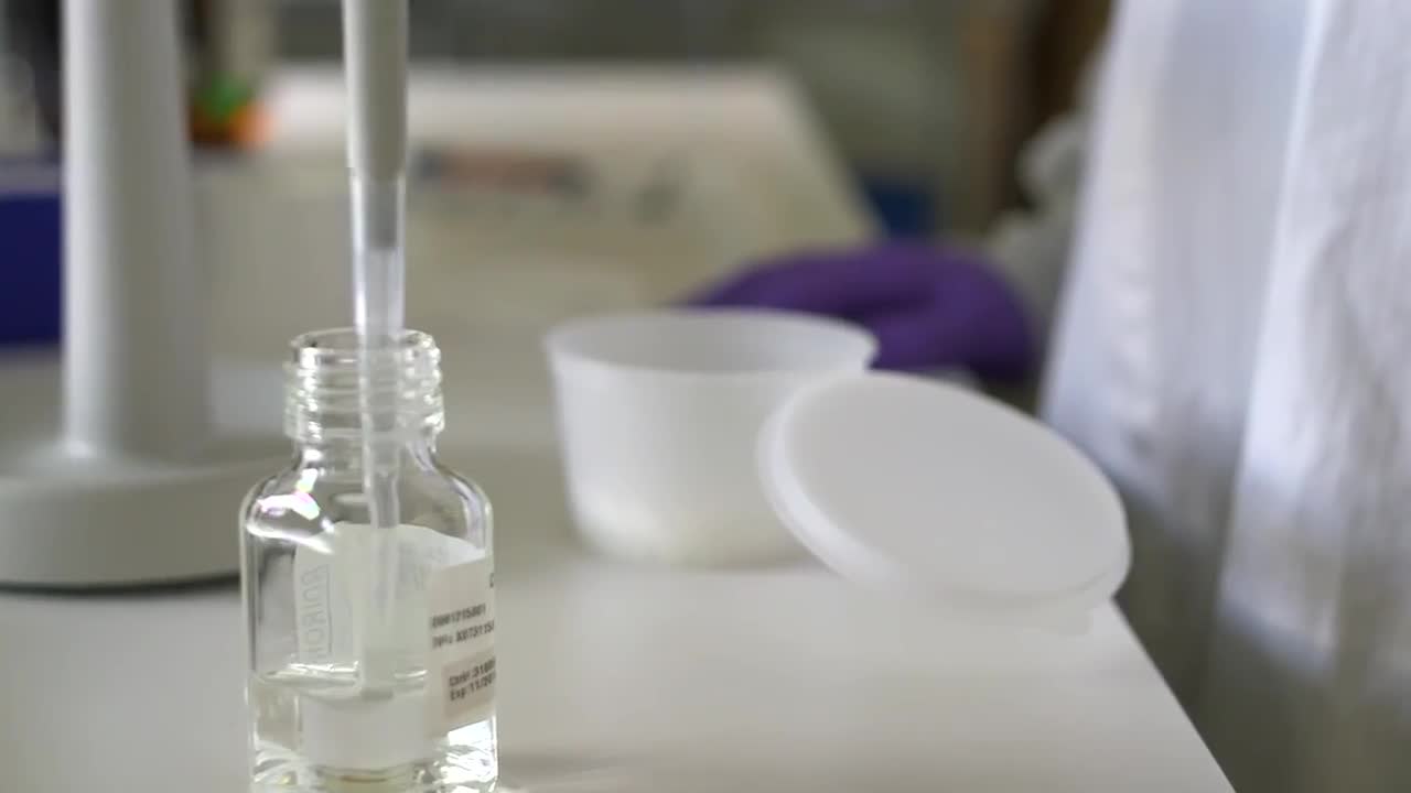 thumbnail video image 2 of Boiron Cuprum Metallicum 1m, Homeopathic Medicine for Sudden Muscle Cramps, 80 Pellets, 2 of 12