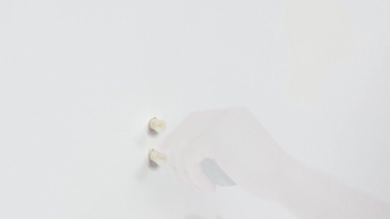 thumbnail video image 2 of Umbra Finn 1" Expandable Curtain Rod 42"-120", 2 of 12