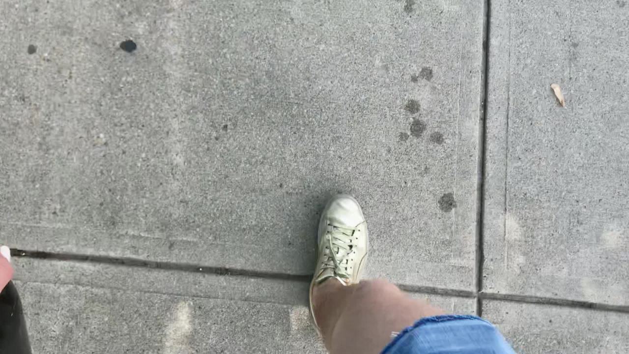 thumbnail video image 2 of Clean & Clear Essentials Oil Absorbing Sheets for Oily Skin, 50 Count, 2 of 8