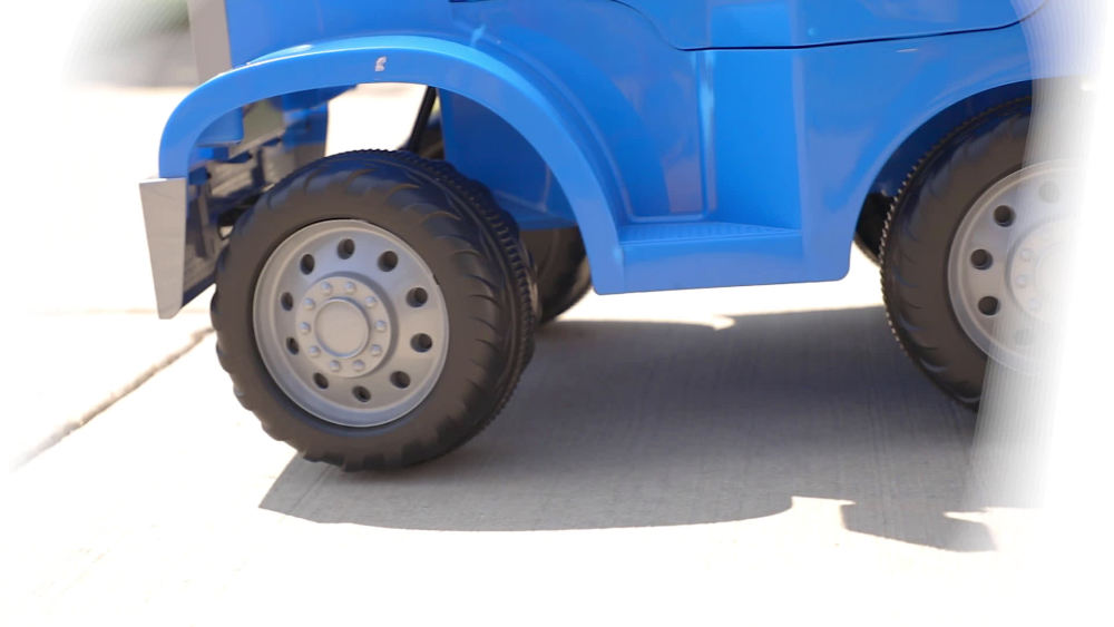 Kid Trax SemiTruck and Trailer RideOn Toy, Blue