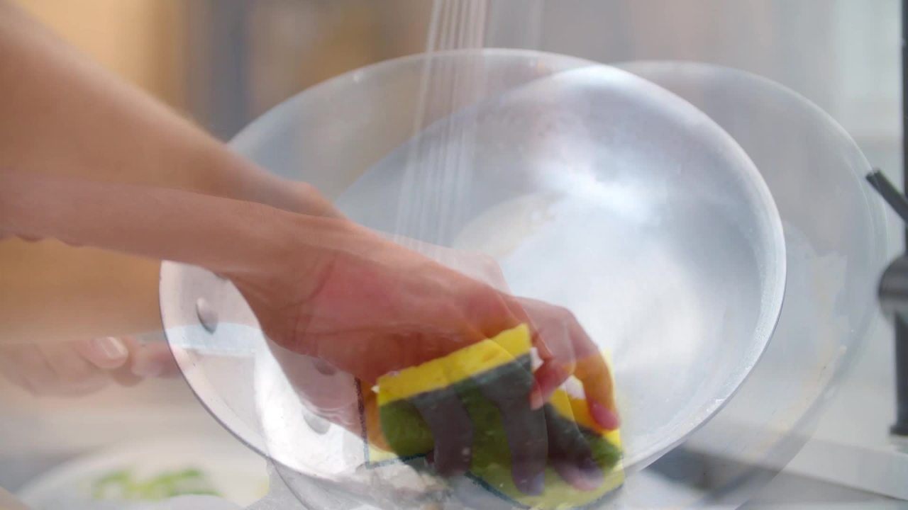 thumbnail video image 2 of Scotch-Brite Heavy Duty Scrub Sponges, 12 Sponges, 2 of 15