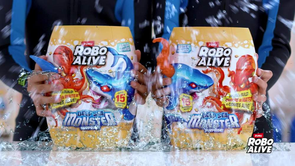 thumbnail video image 3 of ROBO ALIVE Deep Sea Monster Surprise Assorted Novelty and Gag Electronic Robot Toy by ZURU, 3 of 13