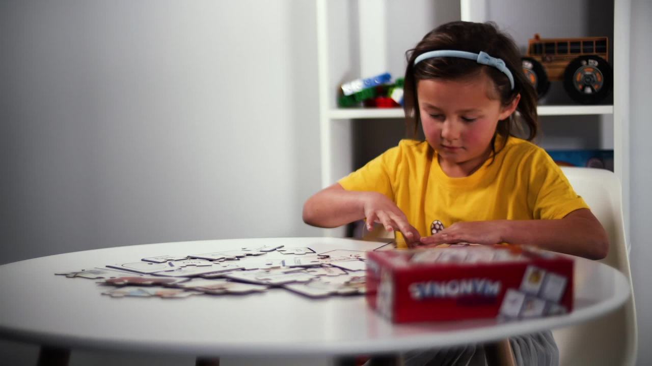 thumbnail video image 2 of Junior Learning Synonym Learning Educational Puzzles, 2 of 3