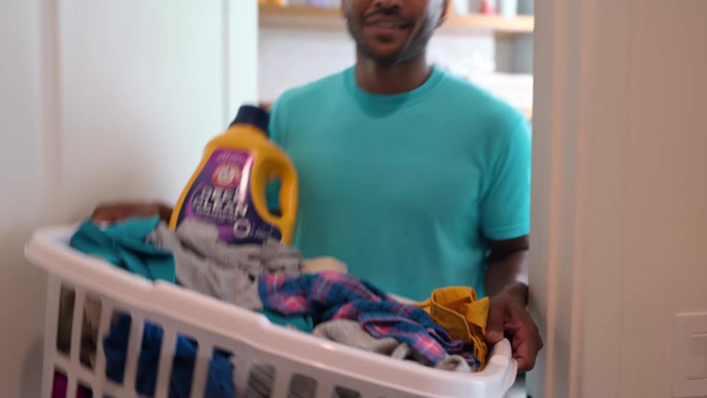 thumbnail video image 2 of ARM & HAMMER Deep Clean Odor Formula, Liquid Laundry Detergent, 102 fl oz​, 68 Loads, 2 of 15