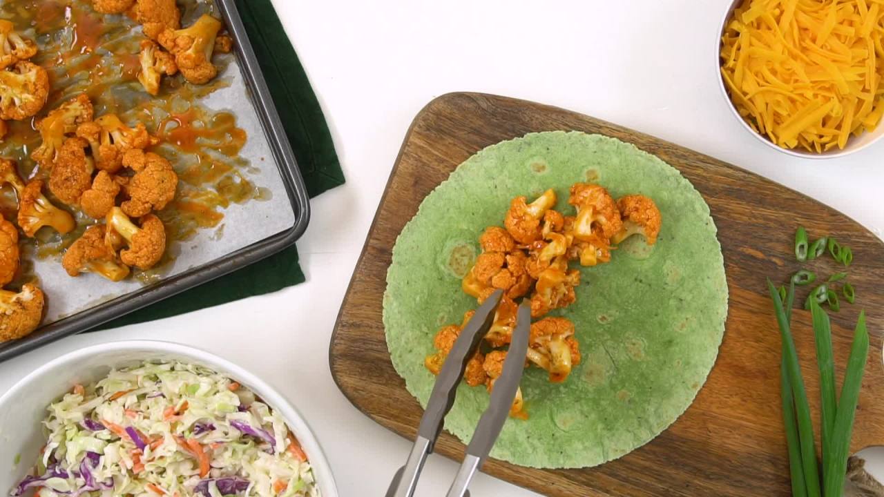 thumbnail video image 2 of (3 pack) Mission Gluten Free Spinach & Herb Tortilla Wraps, 6 Count, 2 of 13