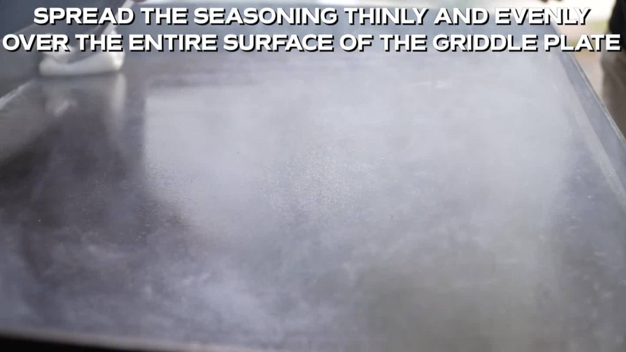 thumbnail video image 5 of Blackstone ProSeries 4-Burner 36" Propane Griddle and Soft Protective Cover, 5 of 8