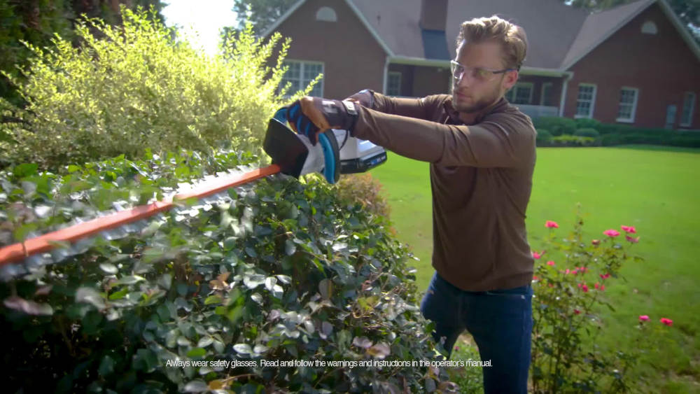 HART 40Volt Cordless Hedge Trimmer Kit (1) 2.5Ah LithiumIon Battery